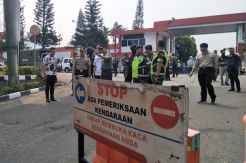 Aparat Bersenjata Lengkap Sisir Terminal BBM Pertamina Padalarang
