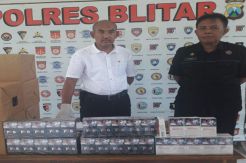 Ratusan Bungkus Rokok...
