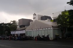 Masjid Annahl, Mercusuar...