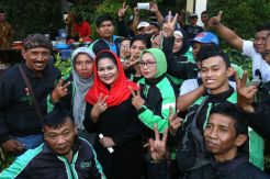 Bertemu Pengemudi Online, Puti Guntur Sampaikan Program Kesehatan dan Pendidikan