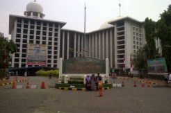Tarawih Akbar di Masjid Istiqlal, Pemprov DKI Siapkan 30 Ribu Boks Makanan