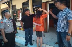 Nyamar Jadi Perempuan, Pemuda Ini Gasak Laptop dan Motor