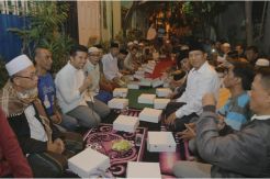 Emil Dardak Sahur dan Serap Aspirasi di Pasar Tembok