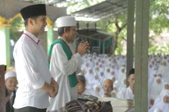 Unggul Tebal di Survei Alvara, Khofifah-Emil Makin Perbanyak Blusukan