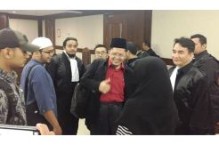 Hakim PN Jakarta Pusat Vonis Bebas Alfian Tanjung