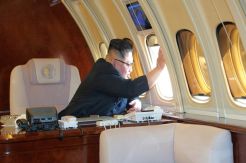 Putin Undang Kim Jong-un...