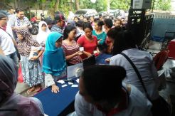 Warga Antusias Sambangi...