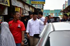 Warga Cileungsi Keluhkan Jalan Rusak, Ridwan Kamil Janjikan Jalan Mulus di Jabar