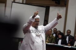 Kuasa Hukum Sebut Kasus Chat Mesum Habib Rizieq Dihentikan Polisi