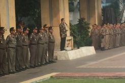 Anies Perintahkan Satpol PP Segel Bangunan di Pulau Reklamasi