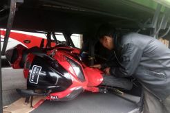 Petugas Pergoki Motor Sport Ikut Mudik Naik Bus AKAP di Tangerang