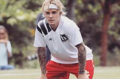 Justin Bieber Berurusan...