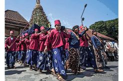 Tradisi Unik Lebaran...