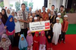 Jamkrindo Syariah Serahkan Zakat Perusahaan Rp279,72 Juta