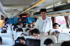 Ketika Jokowi Sapa Pemudik di Terminal Baranangsiang Bogor