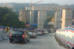 Waspada! Tingkat Kemiringan Jalan Sementara Kali Kenteng 10%