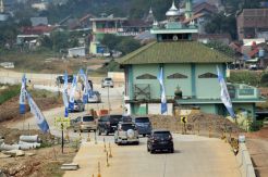 Masjid di Tengah Jalan Tol Ini Jadi Persinggahan Pemudik