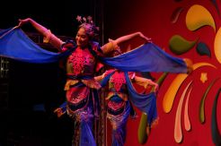 Mahasiswa UMM Gemulai Bawakan Tarian Tradisional di Belanda
