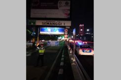 Dini Hari Ini Tol Dalam Kota Macet Parah, Polisi Tutup GT Semanggi