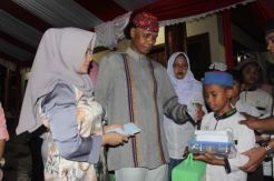 Usai Buka Puasa Bersama, Hercules Santuni 1.000 Anak Yatim