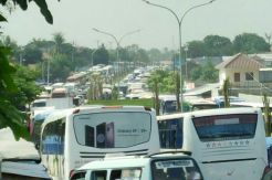 Warga Membeludak Menuju Objek Wisata, Anyer Macet 15 Km