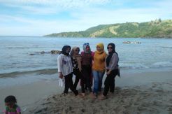 Eksotisnya Gua dan Padang Savana di Pantai Pulisan Minahasa Utara