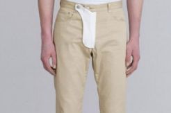 Unik, Celana Chino dengan Desain Kantong Mr P
