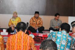 Bupati Kobar: Jangan Pernah Bosan Memberikan Pelayanan Terbaik Kepada Masyarakat