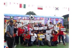 Pilkada Kota Tangerang, TPS Disulap Jadi Panggung Piala Dunia