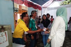 Saat Bupati Cantik Kunjungi TPS Bergaya Piala Dunia