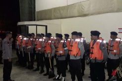 Polda Maluku Terjunkan Brimob dan Sabhara Bantu Atasi Banjir Ahuru