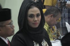 Bupati Cantik Ini Jadi Penguji Pencari Kerja