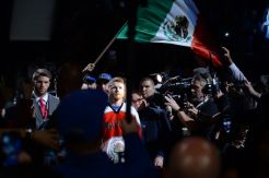 Canelo Merasa Terhormat Bawa Bendera sebagai Petinju Meksiko