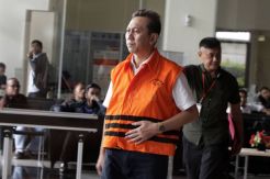 Bupati Kebumen Nonaktif Didakwa Terima Suap Rp12,3 Miliar