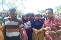 Anak Tempatan Tak Diterima, Ratusan Warga Demo Sekolah