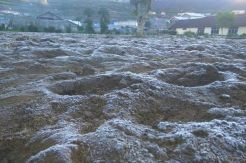 Suhu Turun hingga 3 Derajat Celcius, Dieng Diselimuti Salju