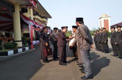 HUT Bhayangkara ke-72, Polri Berikan Penghargaan pada 12 Ulama Banten
