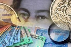 Rupiah Kembali Ditutup Tak Berdaya Lawan USD Saat Pounds Jatuh