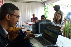 Warga Manfaatkan Pelayanan Administrasi Kependudukan di Salatiga Expo 2018