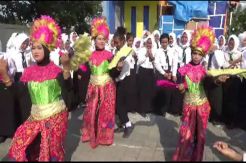 Jelang Ajaran Baru, Ratusan Siswa SMK Belajar Menari Ramai-ramai