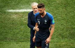 Deschamps: Sepak Bola...