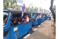 Daftar ke KPU, Ratusan Bacaleg Perindo DKI Konvoi Naik 30 Bajaj
