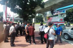Tuntut Keadilan, Warga Pasaman Barat Unjuk Rasa di Mabes Pori