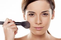 4 Trik Mempercantik Diri Saat Bangun Kesiangan