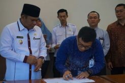 Tingkatkan Pelayanan Pajak, Pemkab Kobar Teken MoU dengan Sejumlah Bank