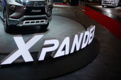 Mitsubishi Xpander Nongkrong di OTOBURSA Tumplek Blek