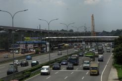 Tertabrak Truk, JPO di Tol JORR Dibongkar Hari ini