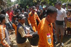 Terpeleset saat Menimba Air, Kakek Sarna Jatuh Dalam Sumur