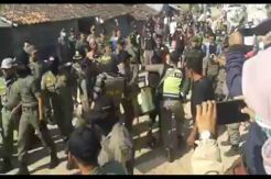 Penggusuran Lahan BKT Semarang, Warga Bentrok dengan Satpol PP