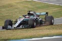 Lolos Sanksi Insiden Pitlane, Hamilton Tetap Sebagai Pemenang